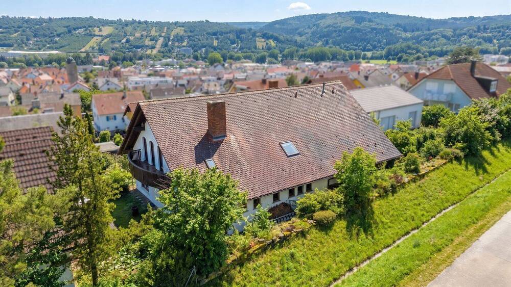 Einfamilienhaus Eibelstadt - 7 Zimmer, 331 m&sup2;, 750.000&euro; | Angebot:25984576