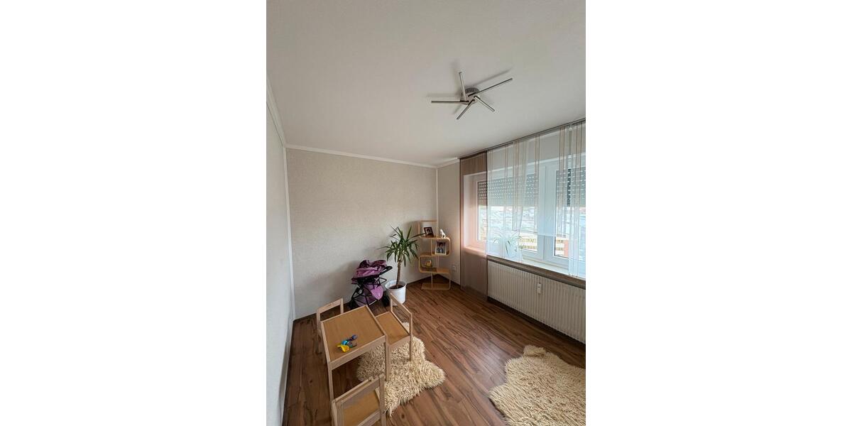 Helle 3-Zimmer-Wohnung mit Weitblick über Schweinfurt – Am Bergl 3 zimmer