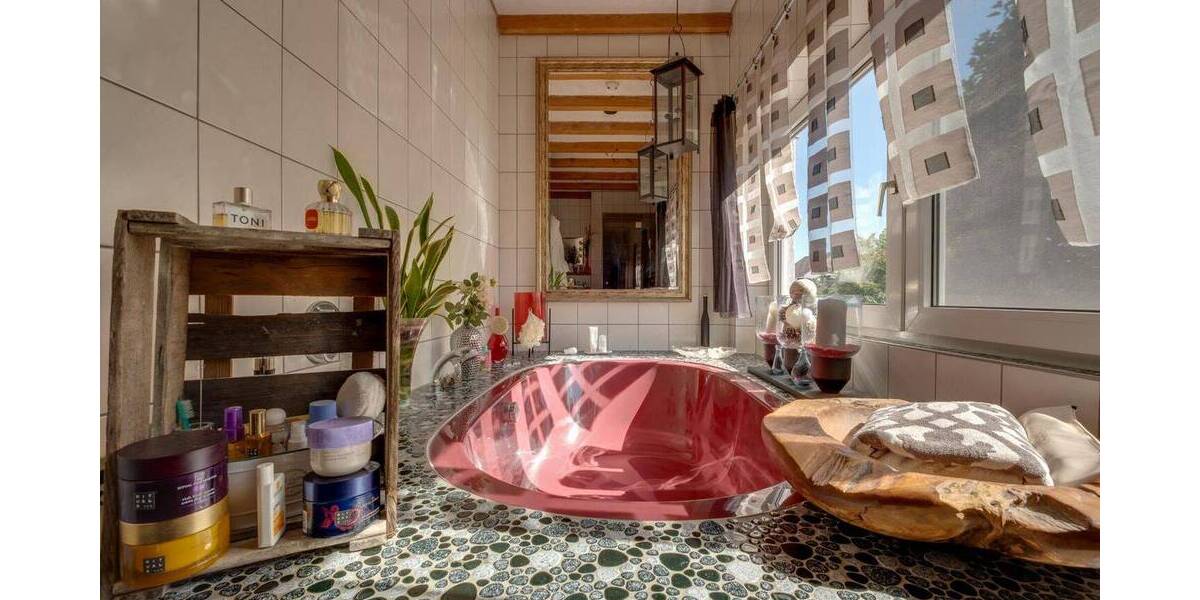 Mehrfamilienhaus, Wohnhaus Kitzingen - 7 Zimmer, 250 m&sup2;, 500.000&euro; | Angebot:25747372