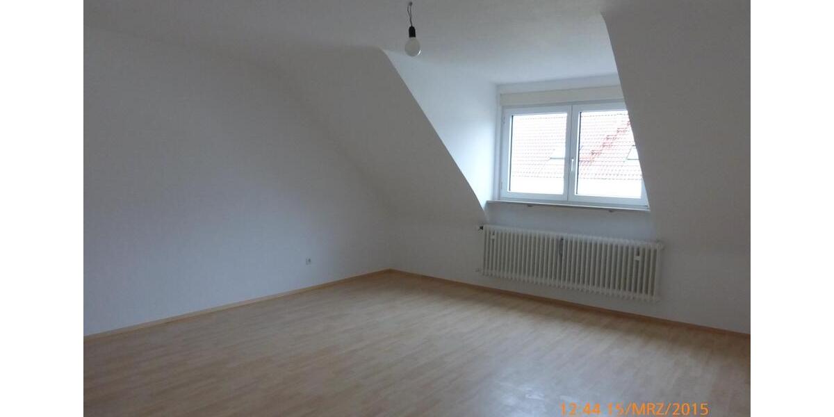 Dachgeschoßwohnung Gerbrunn - 3 Zimmer, 71 m&sup2;, 860&euro; | Angebot:26665642