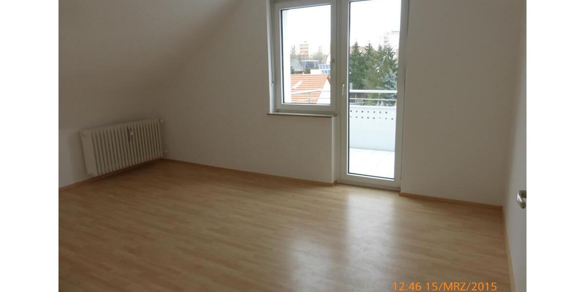 Dachgeschoßwohnung Gerbrunn - 3 Zimmer, 71 m&sup2;, 860&euro; | Angebot:26665642