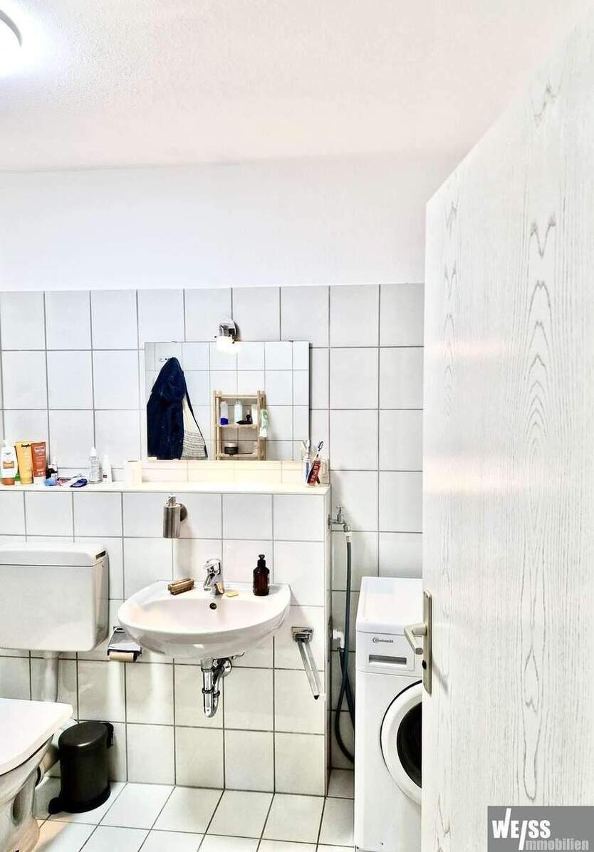 Zentrale 2 Zimmer-Wohnung mit Loggia und Tiefgaragen-Stellplatz 2 zimmer