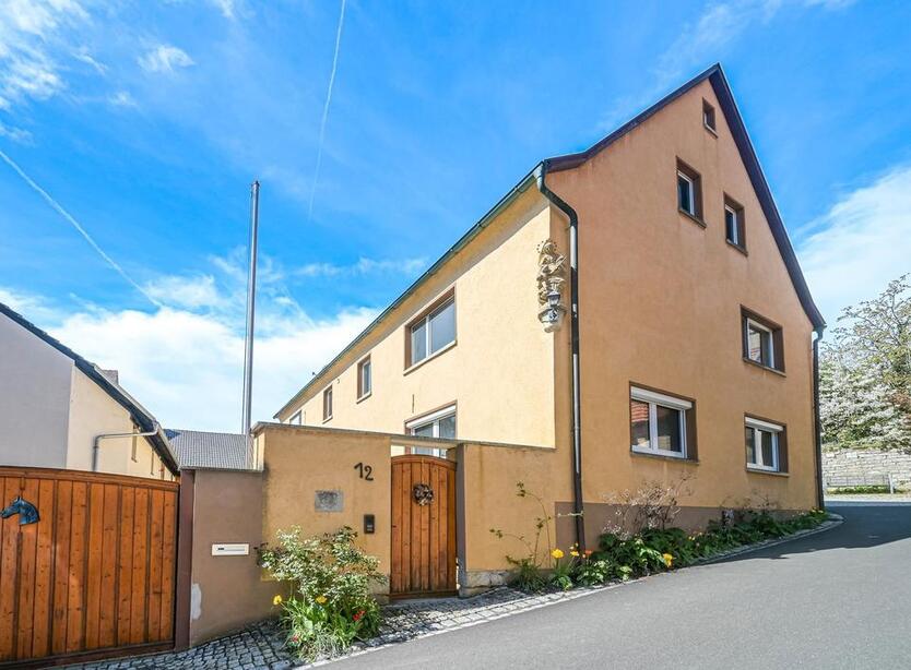 Dreiseithof, Dreiseitenhof, Zweifamilienhaus, Bauernhof