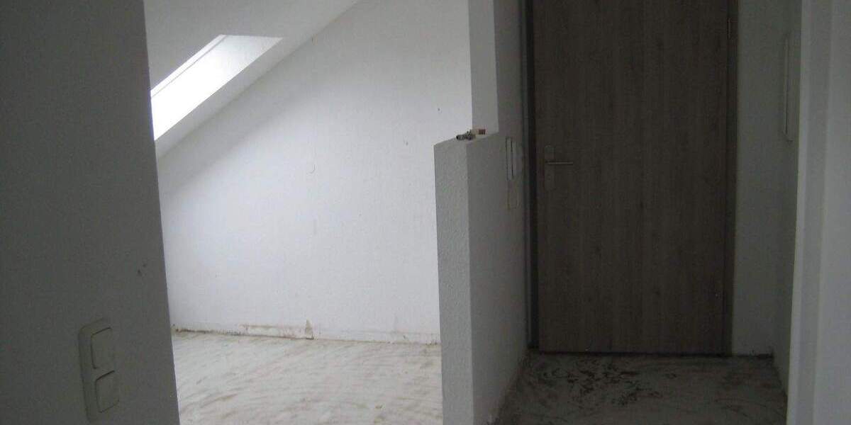 Etagenwohnung Waldbüttelbrunn - 3 Zimmer, 88 m&sup2;, 210.000&euro; | Angebot:25864896