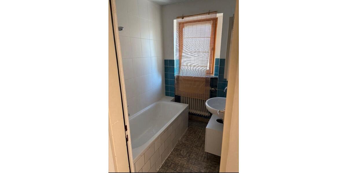 Mehrfamilienhaus, Wohnhaus Würzburg Dürrbachau - 13 Zimmer, 340 m&sup2;, 620.000&euro; | Angebot:26399413