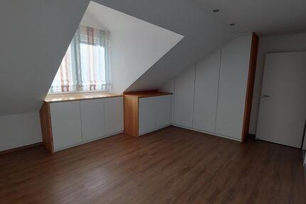 Obernbreit: Ruhige 3 Zimmer DG Wohnung 3 zimmer
