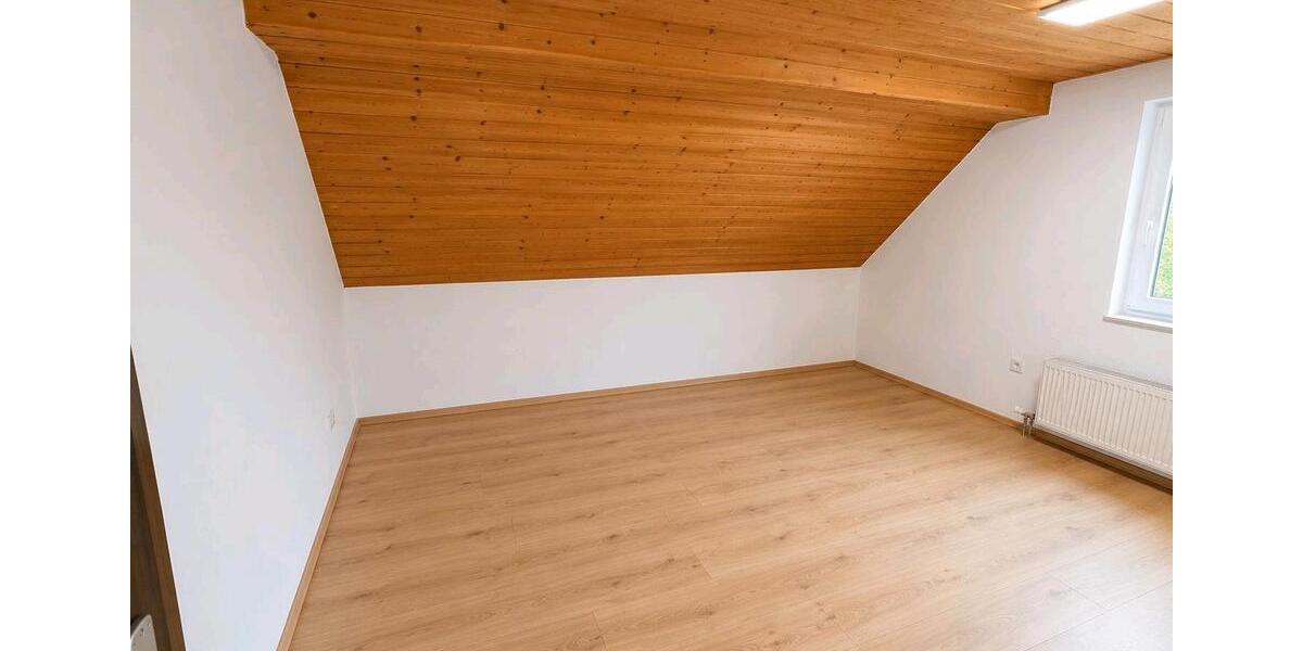Dachgeschoßwohnung Würzburg Dürrbachau - 1 Zimmer, 25 m&sup2;, 600&euro; | Angebot:26689143