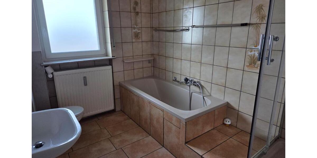 Schöne, helle 3-Zi. mit Terrasse + 2 Stellplätzen in Wiesenfeld 3 zimmer