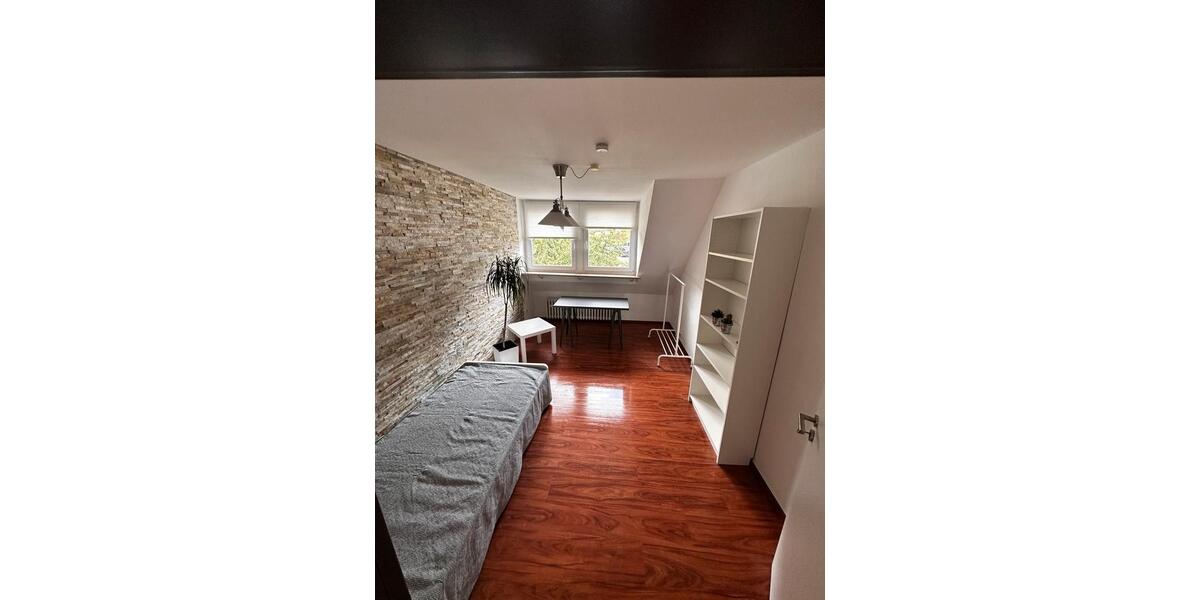 Dachgeschoßwohnung Gerbrunn - 4 Zimmer, 18 m&sup2;, 470&euro; | Angebot:26567490