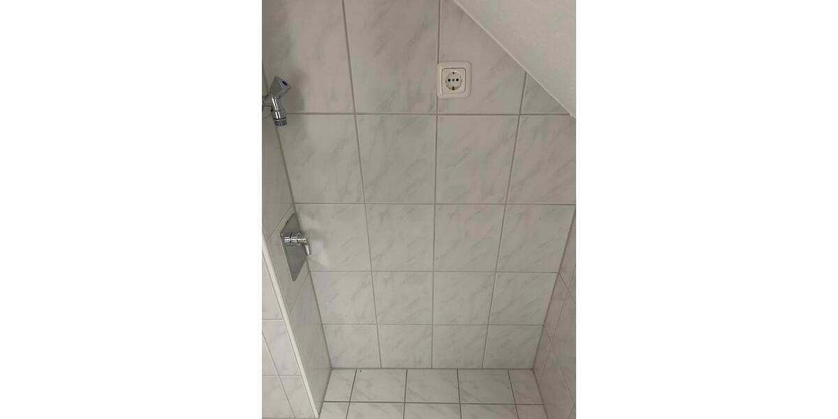 Dachgeschoßwohnung Gerbrunn - 3 Zimmer, 71 m&sup2;, 860&euro; | Angebot:26665642