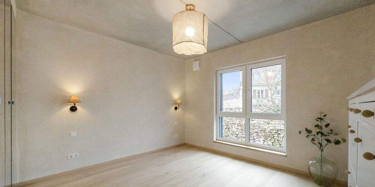 Einfamilienhaus Würzburg Heidingsfeld - 8 Zimmer, 215 m&sup2;, 1.095.000&euro; | Angebot:25820156