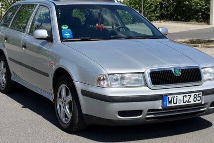 Skoda Octavia 129.000 km 3.300 &euro; Höchberg 97204