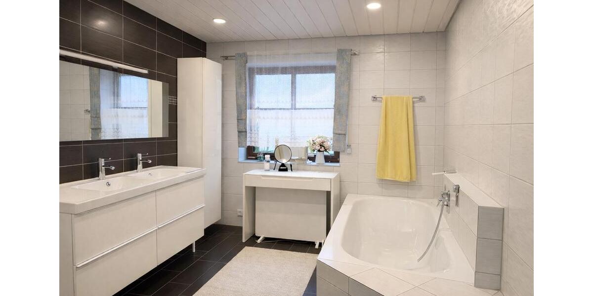 Doppelhaushälfte Uettingen - 8 Zimmer, 240 m&sup2;, 549.000&euro; | Angebot:26393860