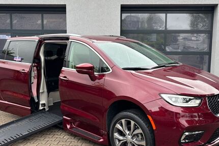 Chrysler Pacifica 11.000 km 69.950 € Würzburg 97084