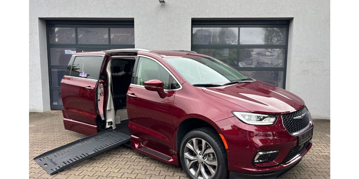 Chrysler Pacifica 11.000 km 69.950 € Würzburg 97084