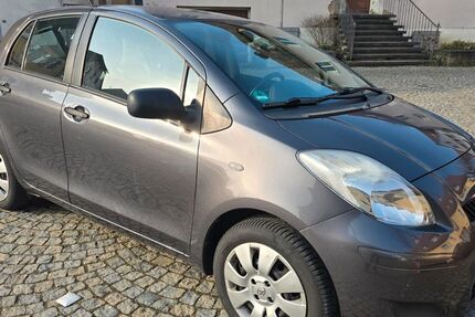 Toyota Yaris 119.000 km 4.500 &euro; Randersacker 97236