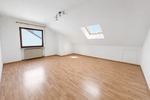 Ruhig wohnen, stadtnah leben – 2-Zimmer-Wohnung mit Dachloggia und Tiefgaragenstellplatz - Etagenwohnung würzburg Versbach | Angebot:27144301