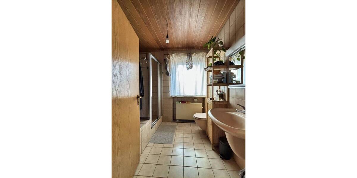 Mehrfamilienhaus, Wohnhaus Giebelstadt Ingolstadt - 9 Zimmer, 261 m&sup2;, 498.500&euro; | Angebot:26641791