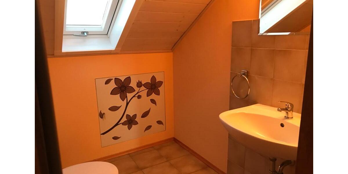 Dachgeschoßwohnung Reichenberg - 4 Zimmer, 100 m&sup2;, 950&euro; | Angebot:25648894