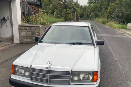 Mercedes-Benz 190 181.000 km 2.450 € Dettelbach 97337