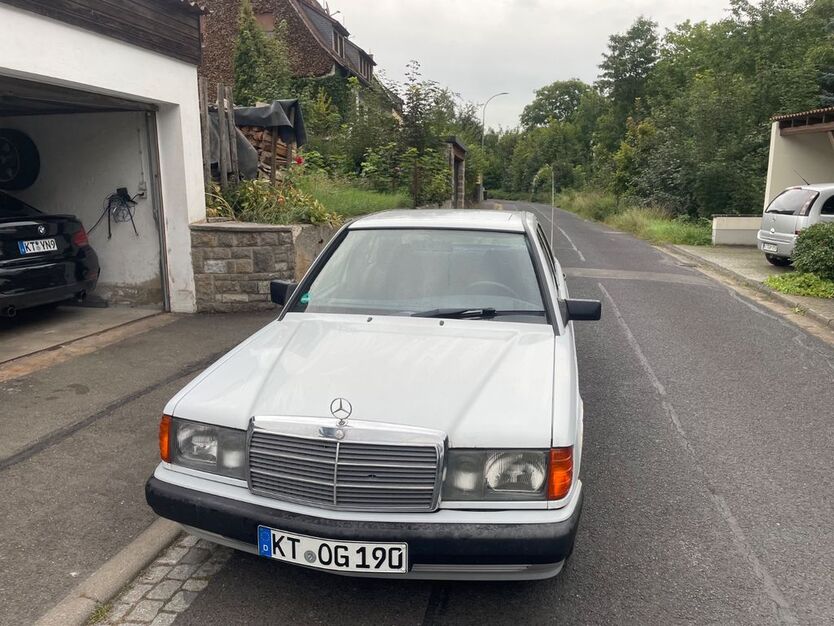 Mercedes-Benz 190 181.000 km 2.450 € Dettelbach 97337