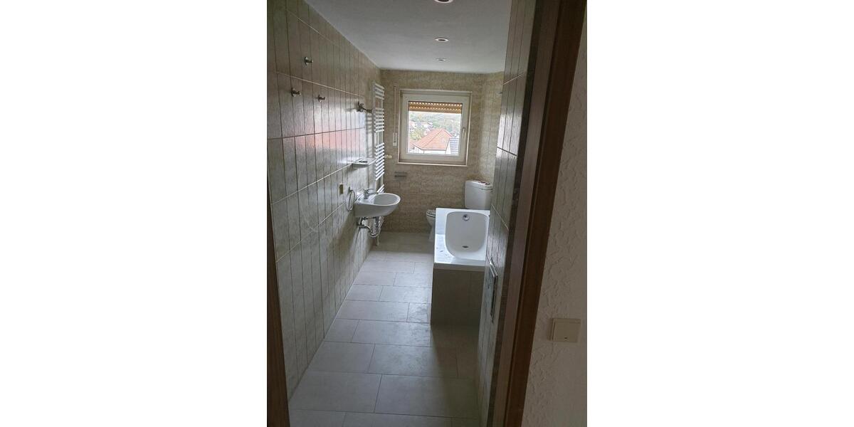 Dachgeschoßwohnung Rimpar - 3 Zimmer, 75 m&sup2;, 900&euro; | Angebot:26476793