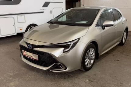 Toyota Corolla 15.200 km 23.990 &euro; Würzburg 97074