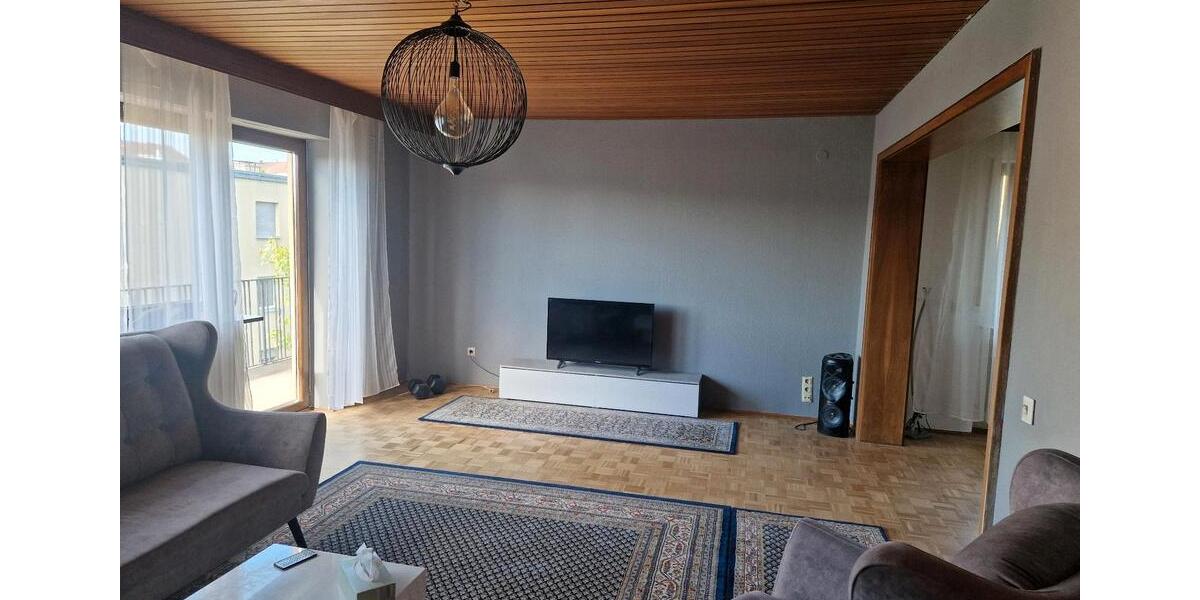 Etagenwohnung Kitzingen - 3 Zimmer, 104 m&sup2;, 980&euro; | Angebot:26689380