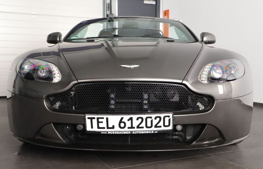 V8 Vantage