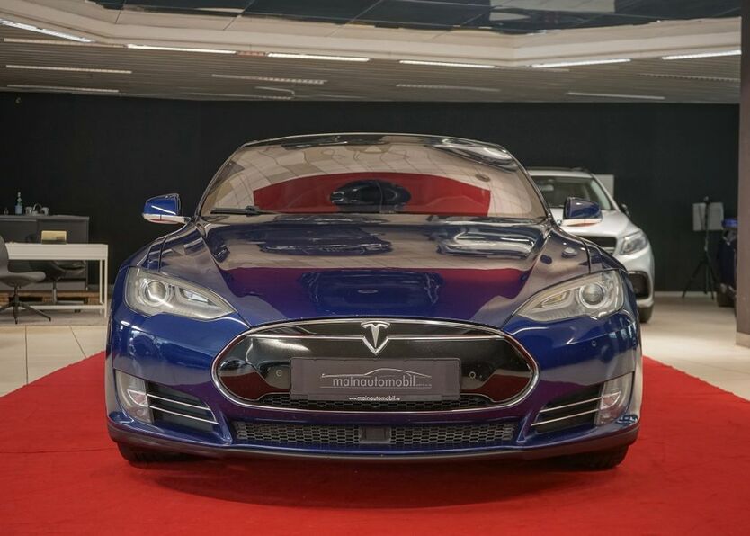 Tesla Model S 346.000 km 22.995 € Würzburg 97070