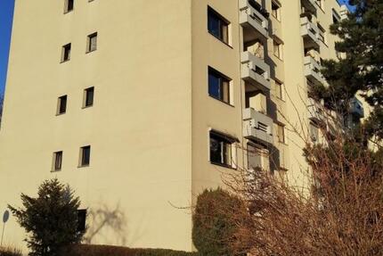 4 Zi. WHG, 90 m2 WÜ-Heuchelhof Stellplatz Balkon, Familien Paare zimmer
