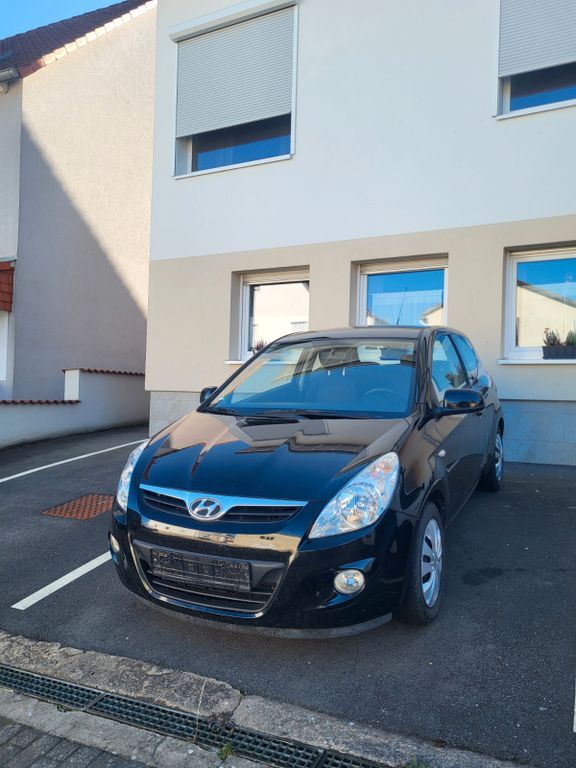 Hyundai i20 119.975 km 2.500 € Großrinderfeld 97950