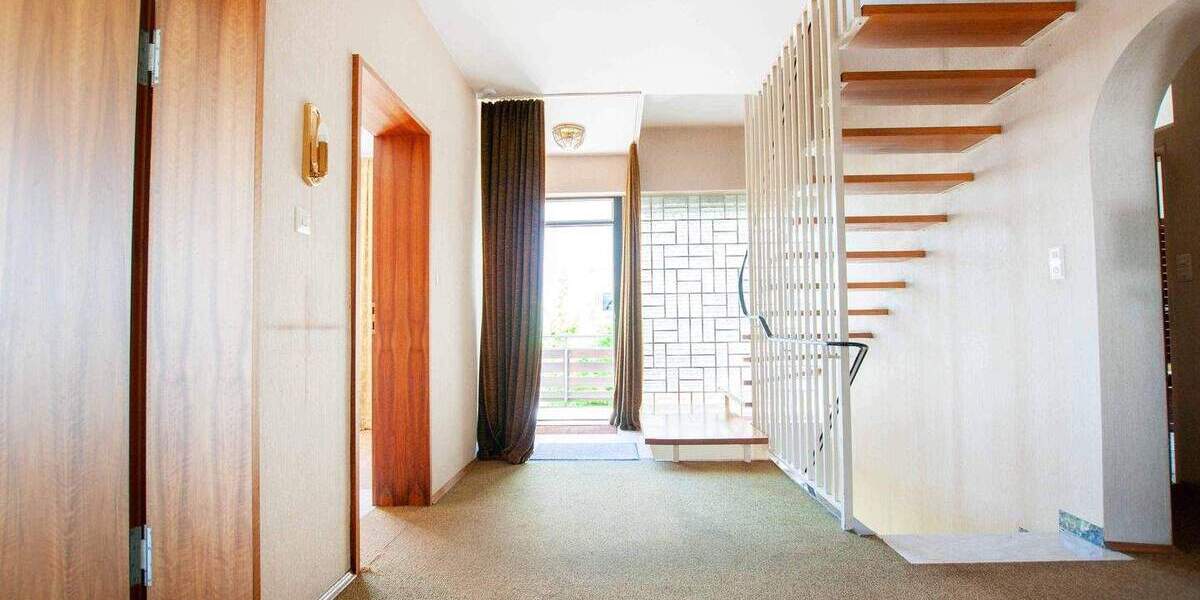 **RESERVIERT** Traumhafte Aussicht auf die Stadt - Architektenhaus Obere Zellerau 7 zimmer