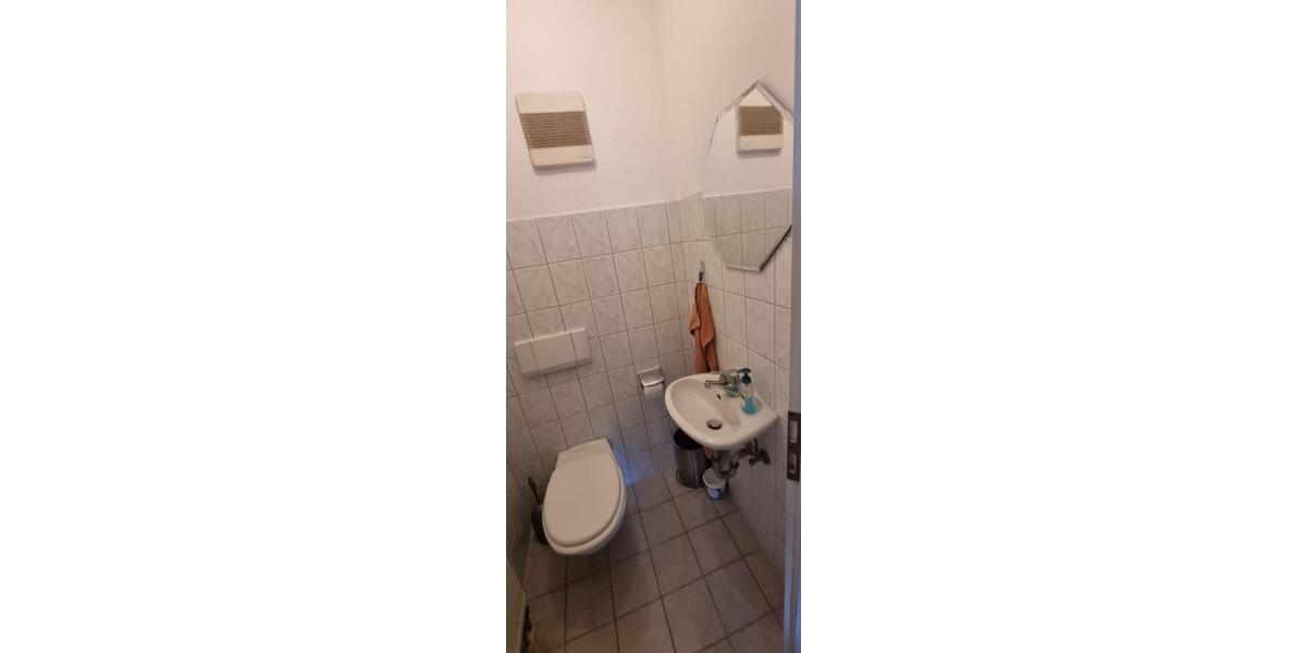 Dachgeschoßwohnung Zellingen - 3 Zimmer, 65 m&sup2;, 680&euro; | Angebot:25404623