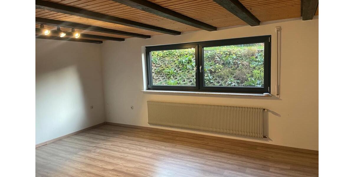 7 Zi. Haus Bungalow mit Einliegerwohnung und PV-Anlager 7 zimmer