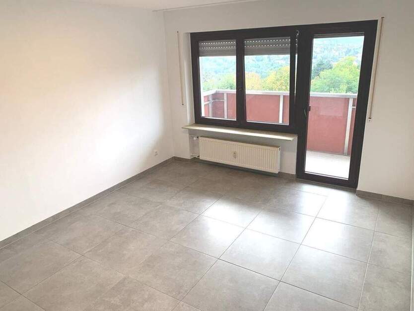 Lichtdurchflutete sonnige große 1 ZW Süd- Balkon mit Weitblick Wü,- Lengfeld, Schlafnische, sep. Küche, Bad neu renoviert