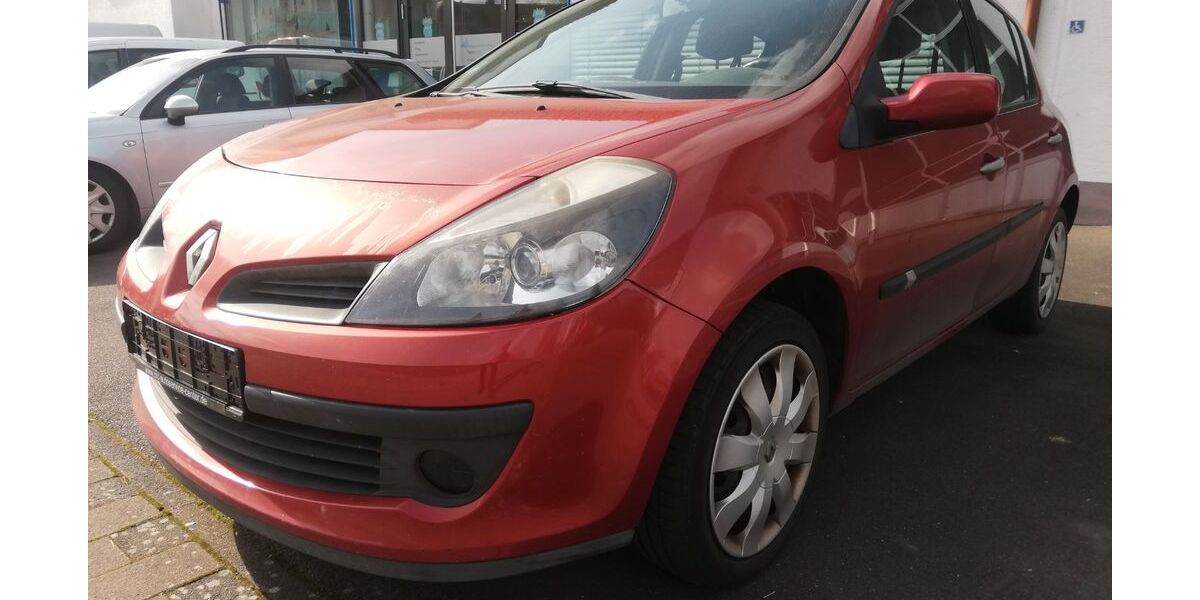Renault Clio 161.000 km 990 &euro; Tauberbischofsheim 97941