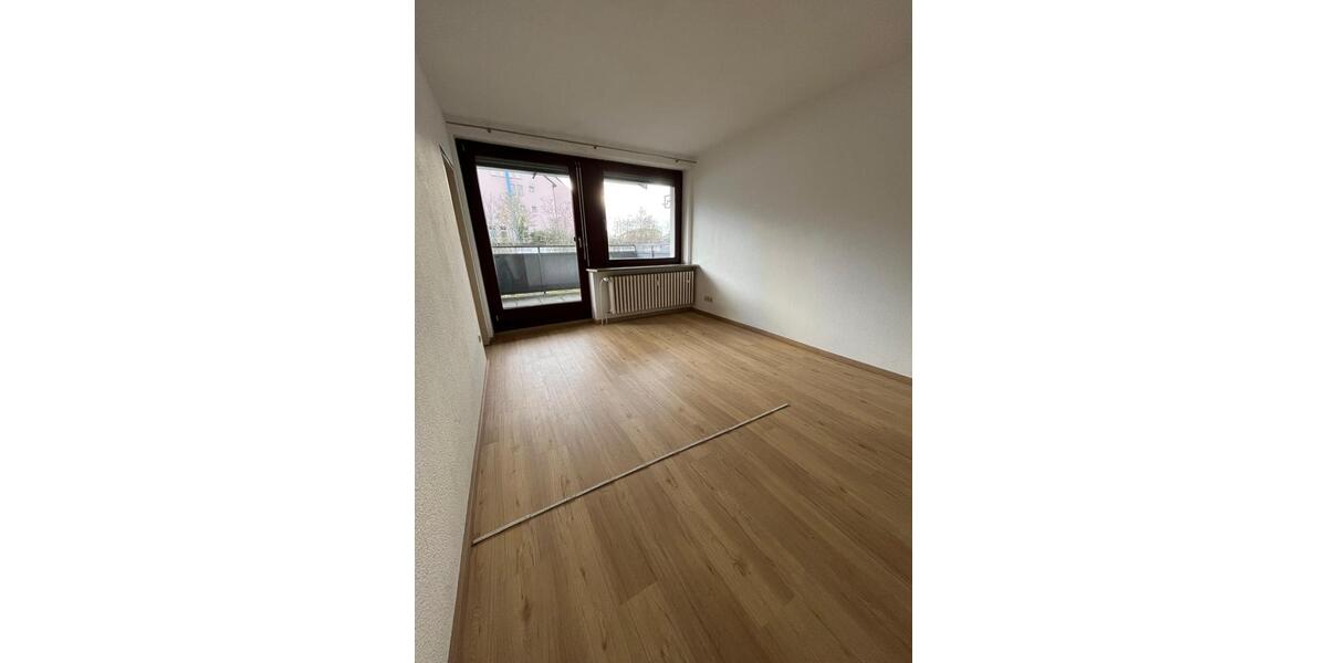 Sehr helle 1- Zi.- Whg, Wü- Frauenland, Badewanne, EBK, Terrasse 1 zimmer