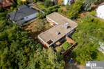 Großzügiger Flachdachbungalow mit 6-Zimmern und Garten in Gerbrunn