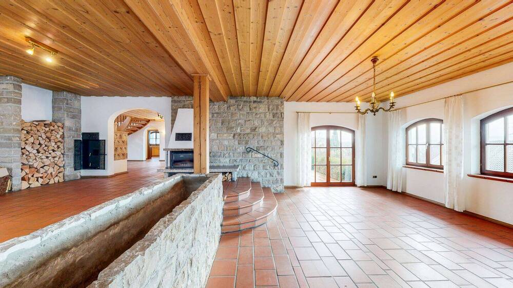 Einfamilienhaus Eibelstadt - 7 Zimmer, 331 m&sup2;, 750.000&euro; | Angebot:25984576