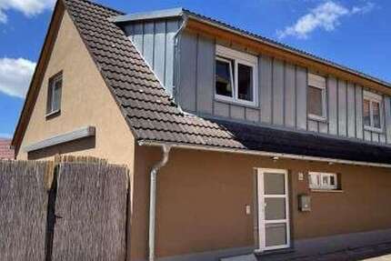 Haus zum Mieten in Unterpleichfeld 1.350 € 141 m²
