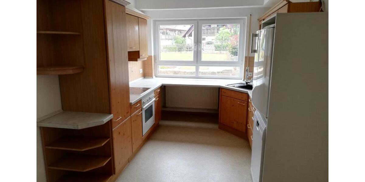 Etagenwohnung Waldbüttelbrunn - 2 Zimmer, 86 m&sup2;, 860&euro; | Angebot:26549892