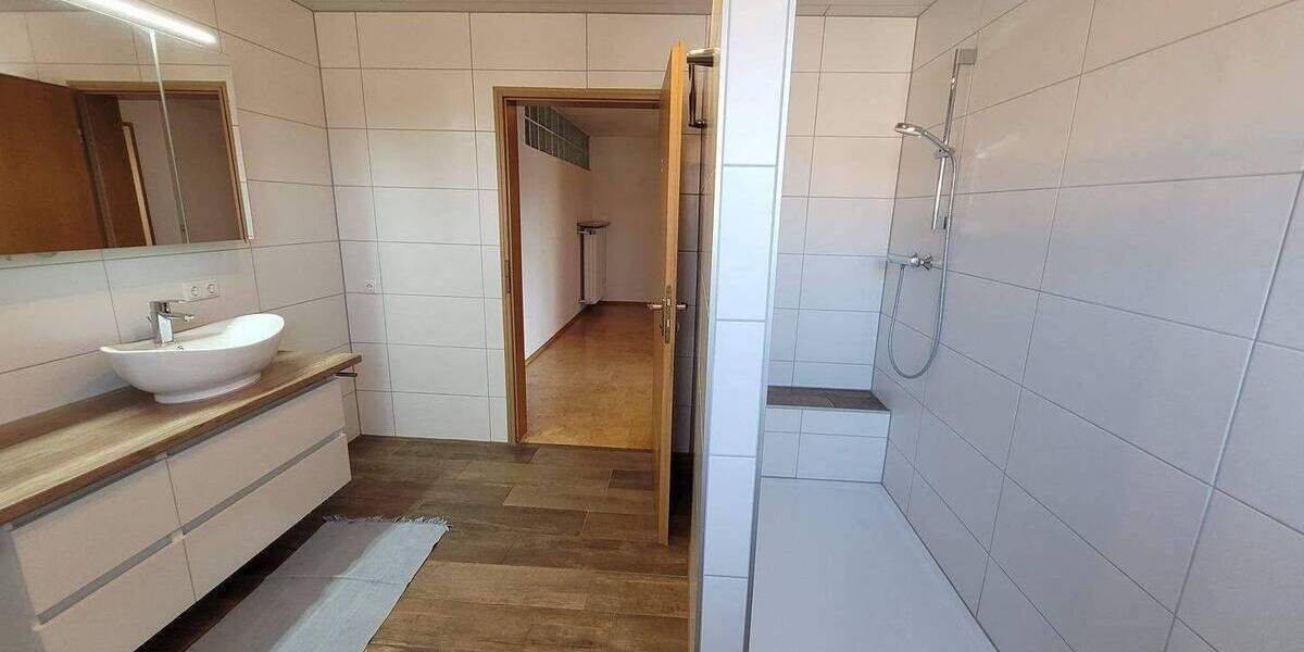 Etagenwohnung Kirchheim - 4 Zimmer, 130 m&sup2;, 980&euro; | Angebot:26920026
