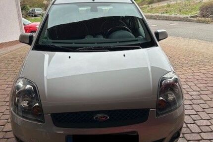Ford Fiesta 92.000 km 2.000 &euro; Würzburg 97070