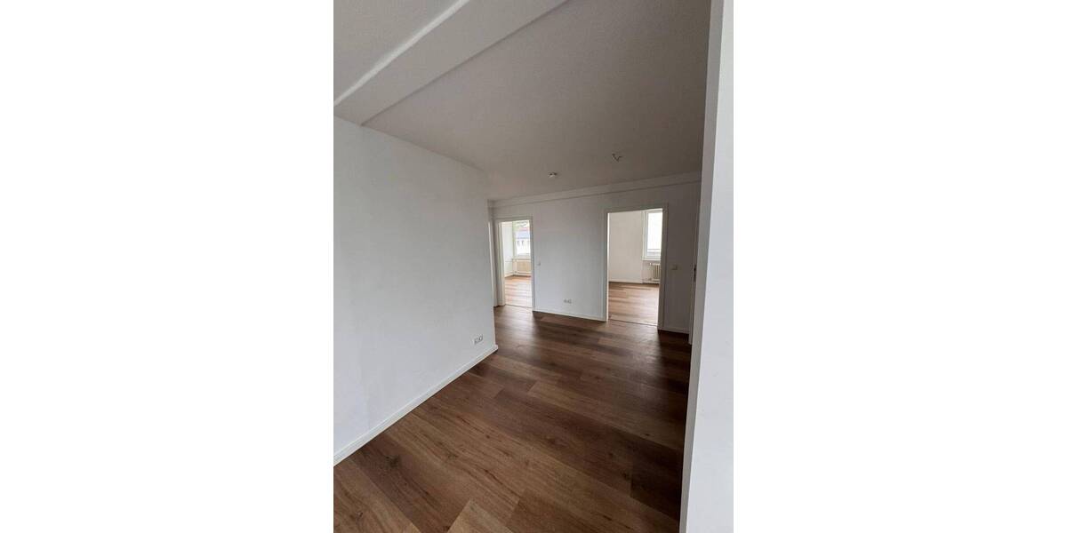 Etagenwohnung Würzburg Heidingsfeld - 3 Zimmer, 86 m&sup2;, 930&euro; | Angebot:26555092