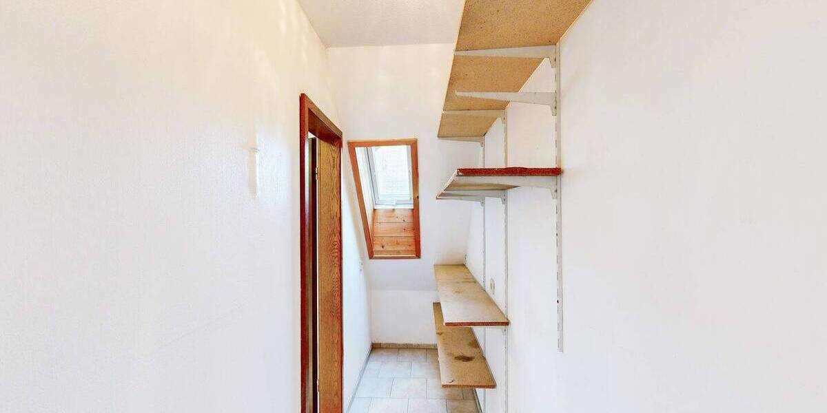 Mehrfamilienhaus, Wohnhaus Winterhausen - 6 Zimmer, 171 m&sup2;, 390.000&euro; | Angebot:25997015