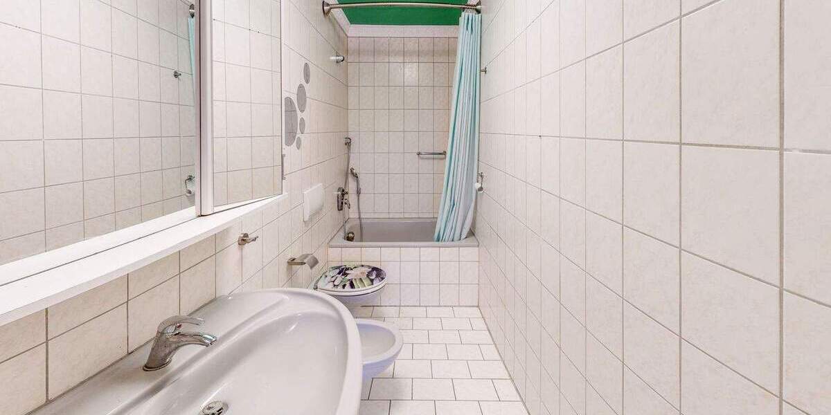 Mehrfamilienhaus, Wohnhaus Schwebenried Schwebenried - 8 Zimmer, 209 m&sup2;, 285.000&euro; | Angebot:25997007