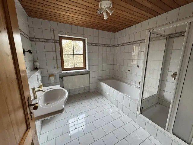 Einfamilienhaus Grünsfeld - 8 Zimmer, 266 m&sup2;, 550.000&euro; | Angebot:26395188