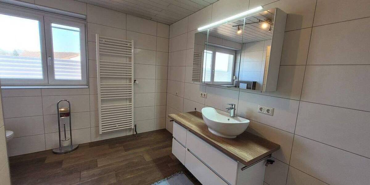 Etagenwohnung Kirchheim - 4 Zimmer, 130 m&sup2;, 980&euro; | Angebot:26920026
