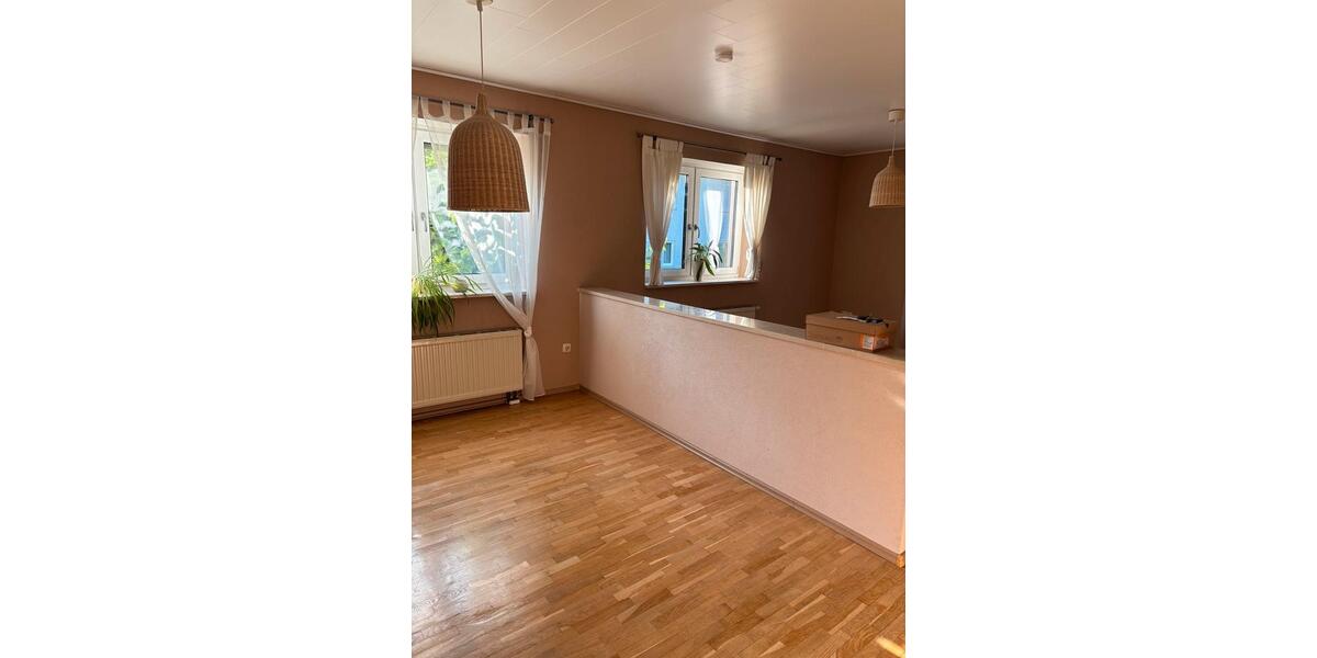Erdgeschoßwohnung Neubrunn - 3 Zimmer, 120 m&sup2;, 1.500&euro; | Angebot:26444222